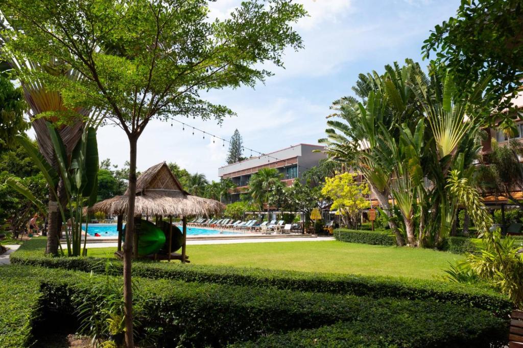 BASAYA BEACH HOTEL & RESORT